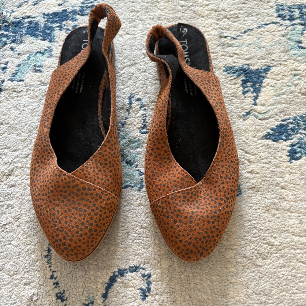 TOMS Women's Tan Polka Dot Slingback Flats